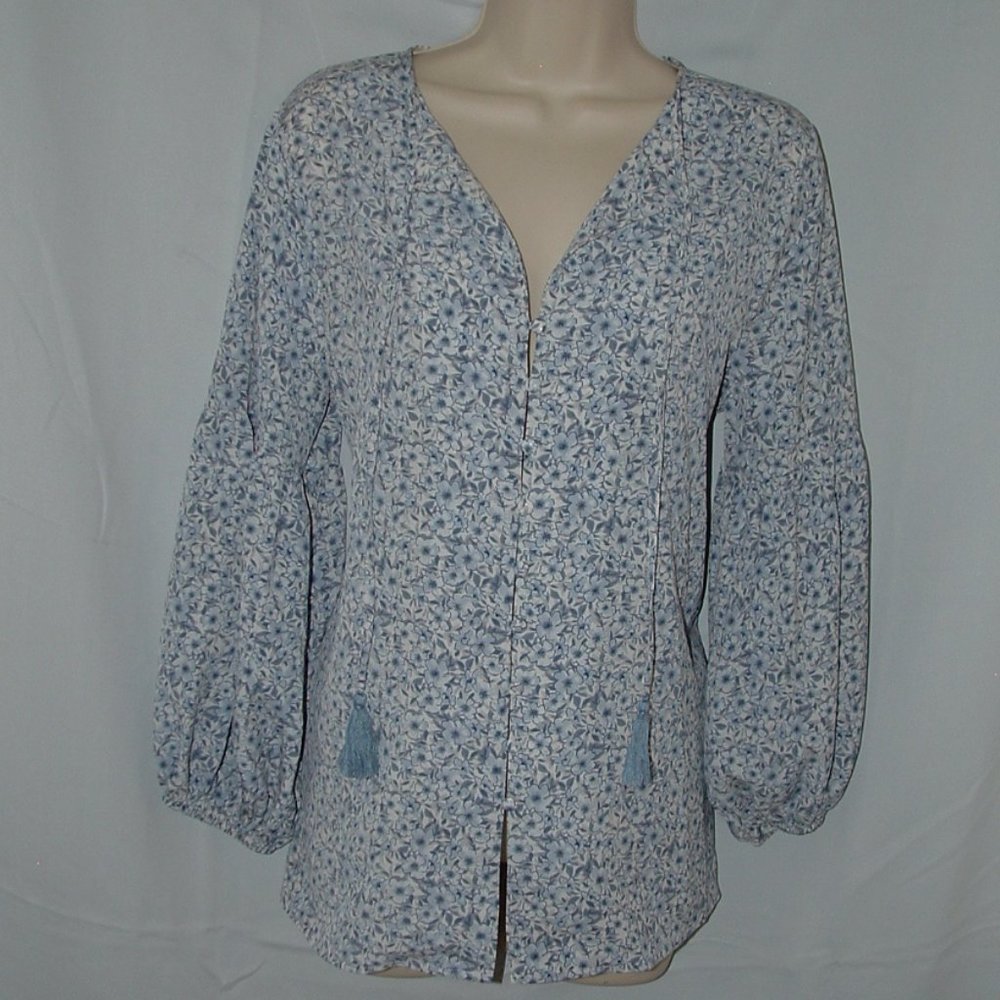 LIKE NEW Blue Floral Sz Medium Casual or Dress Tasseled Blouse Roomy Boho Shirt